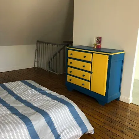 à 2 Minutes De La 5 Places *