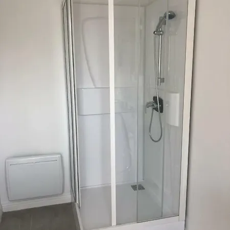 à 2 Minutes De La 5 Places