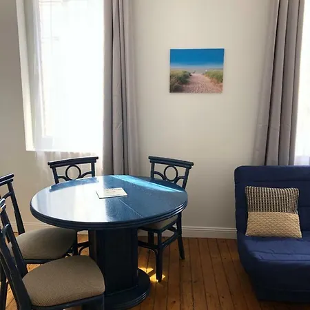 A 2 Minutes De La 5 Places Appartement *